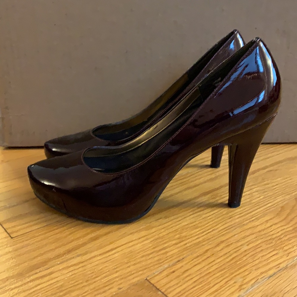 Me Too Classic Heels - Picture 5 of 5